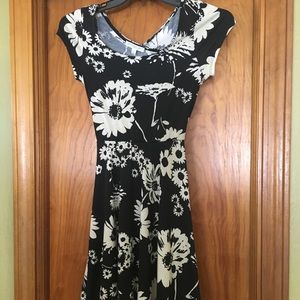 🌳Love and fire Black and white floral dress